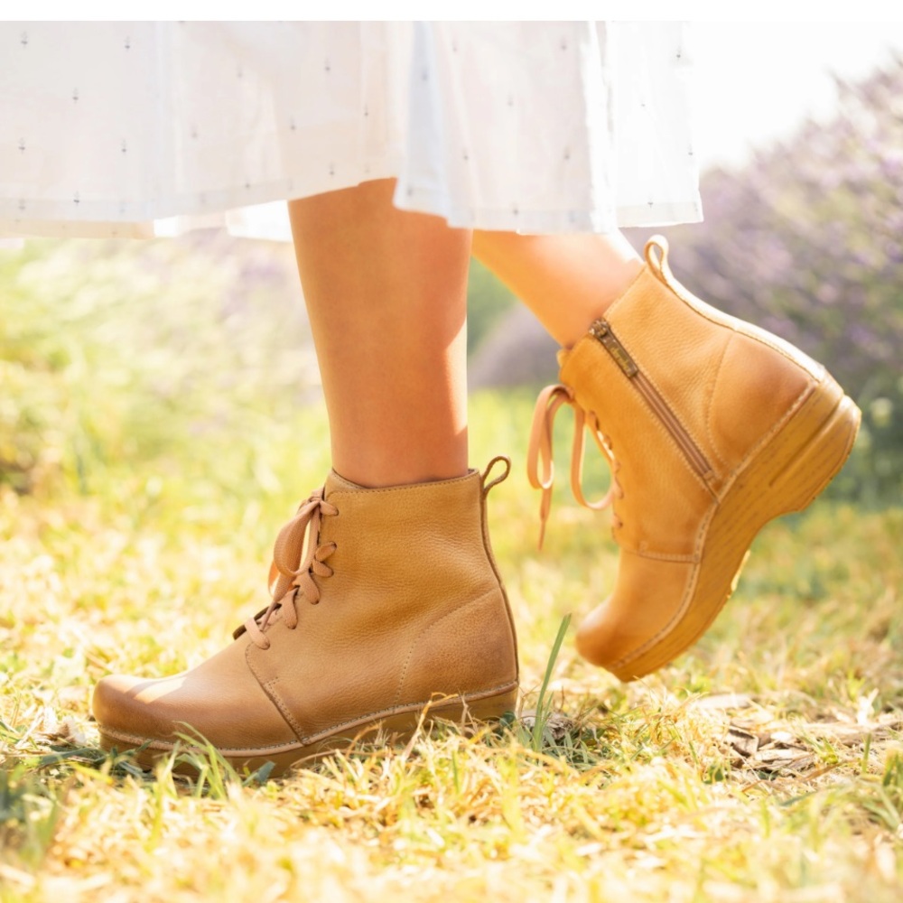 Dansko Sigourney Tan Leather Lace-Up Ankle Boots cottagecore